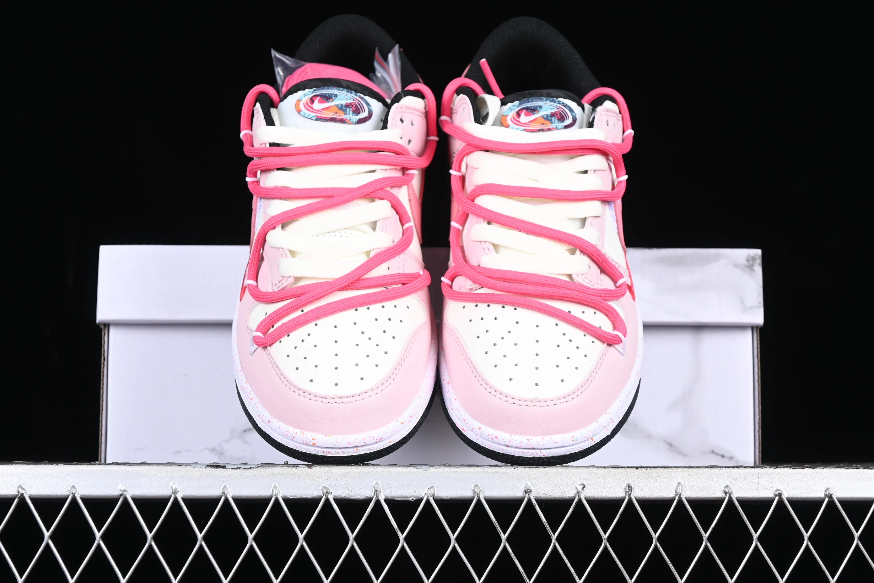All Categories Nk SB Dunk Series Nk SB Dunk Low Low-top sneakers Nk Dunk Low "Multi Color" Vibrant three hooks Customized version of deconstructed strap casual sneakers FD4623-131